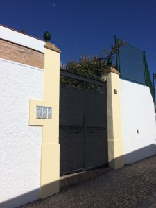 Outer doorway to the apartments in Albaicín