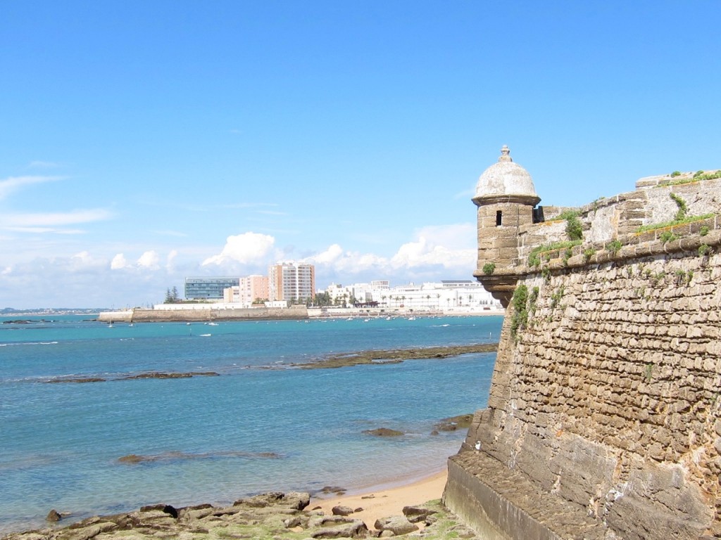 View to Cádiz from Castillo de San Sebastián