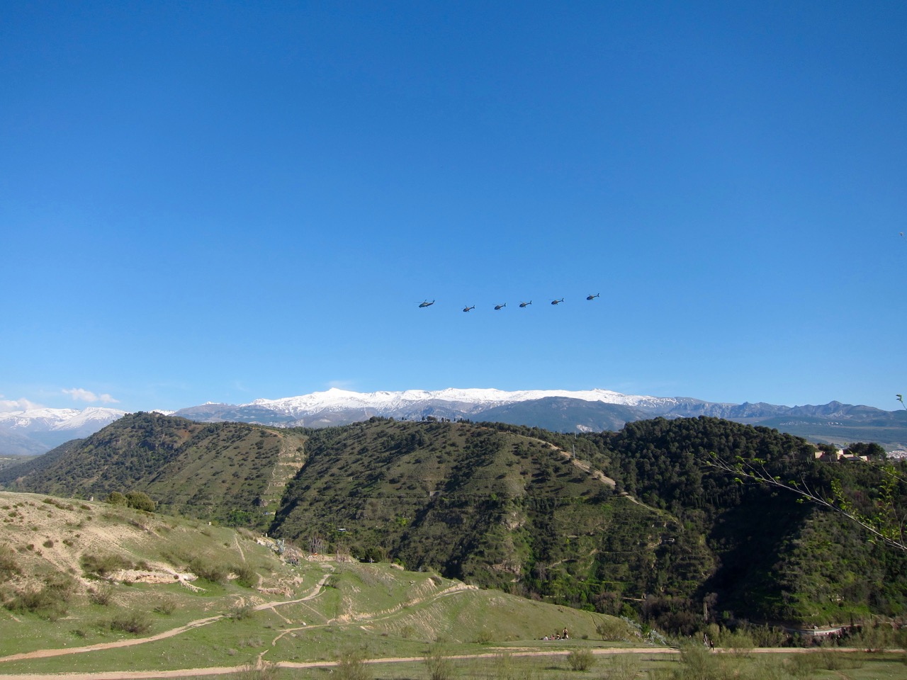 Sierra Nevadas and 5 Helicopters