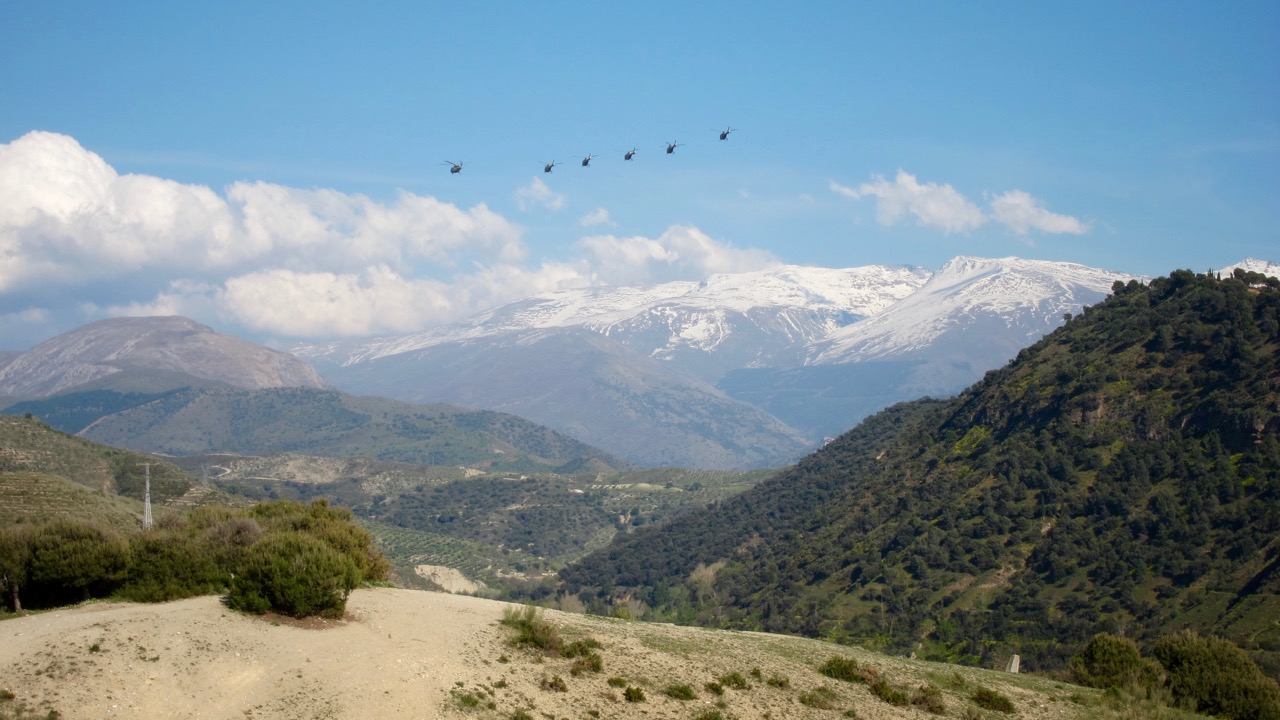 Sierra Nevadas and 5 Helicopters