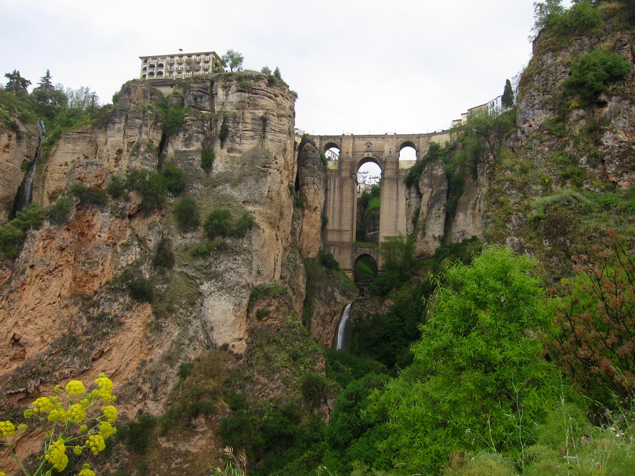 Puente Nueva: Clear Water